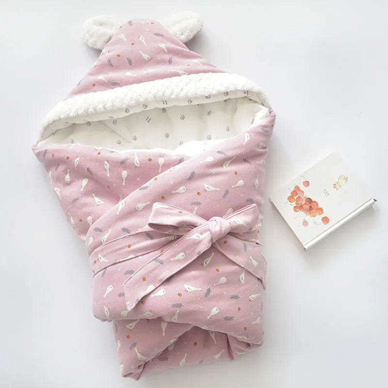 Baby Einschlagdecke mit Kapuze – Kuschelige Decke mit Ohren & Fleece