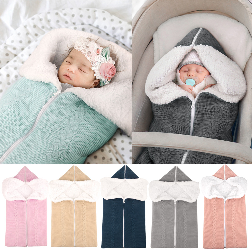 Baby Schlafsack mit Kapuze – Weicher und Warmer Strick-Schlafsack