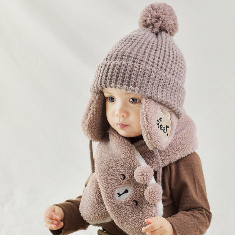 Baby Wintermütze mit Ohrenschützern und Passendem Schal