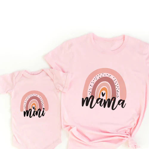 Mama & Tochter - Passendes T-Shirt & Strampler im Regenbogen-Design