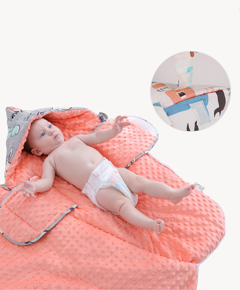 Baby Schlafsack mit Kapuze – Minky Decke für Neugeborene