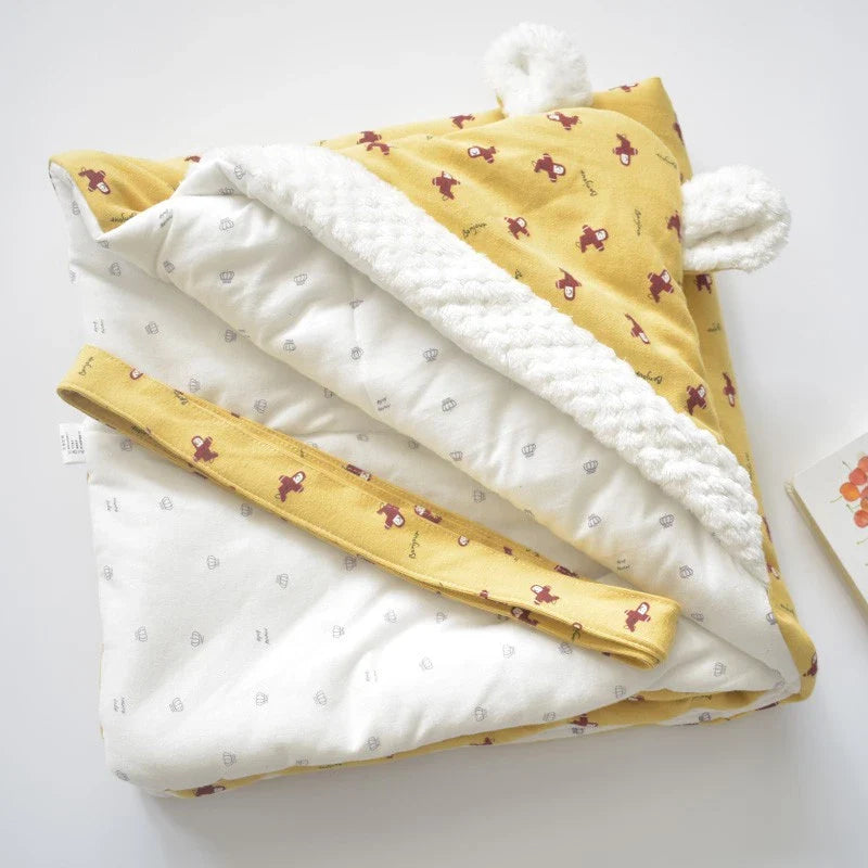 Baby Einschlagdecke mit Kapuze – Kuschelige Decke mit Ohren & Fleece