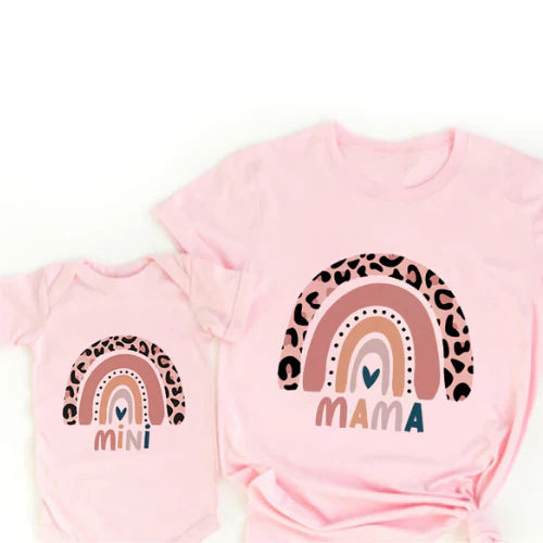 Mama & Tochter - Passendes T-Shirt & Strampler im Regenbogen-Design