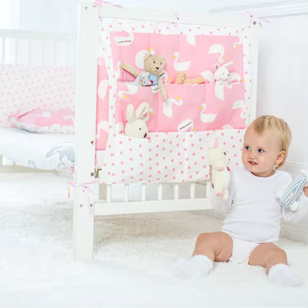 Praktische Aufbewahrungstasche für Babybett Mit Farbenfrohen Mustern