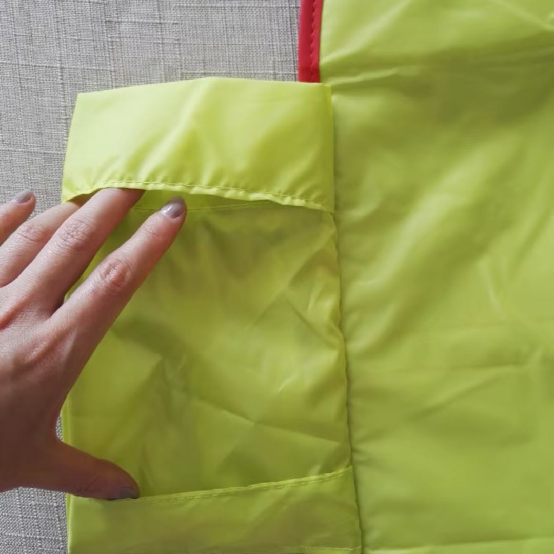 Faltbare Wickelunterlage für unterwegs mit Feuchttuchtasche