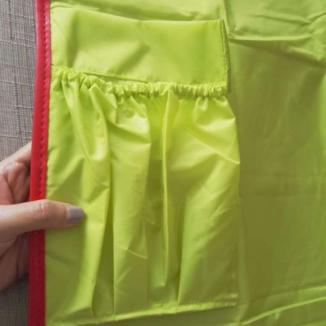 Faltbare Wickelunterlage für unterwegs mit Feuchttuchtasche