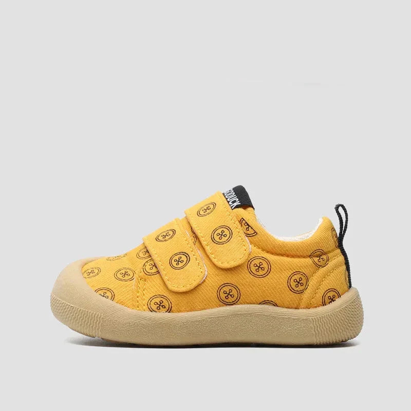 Atmungsaktives Material – Bedruckte Schuhe mit Klettverschluss für Kinder