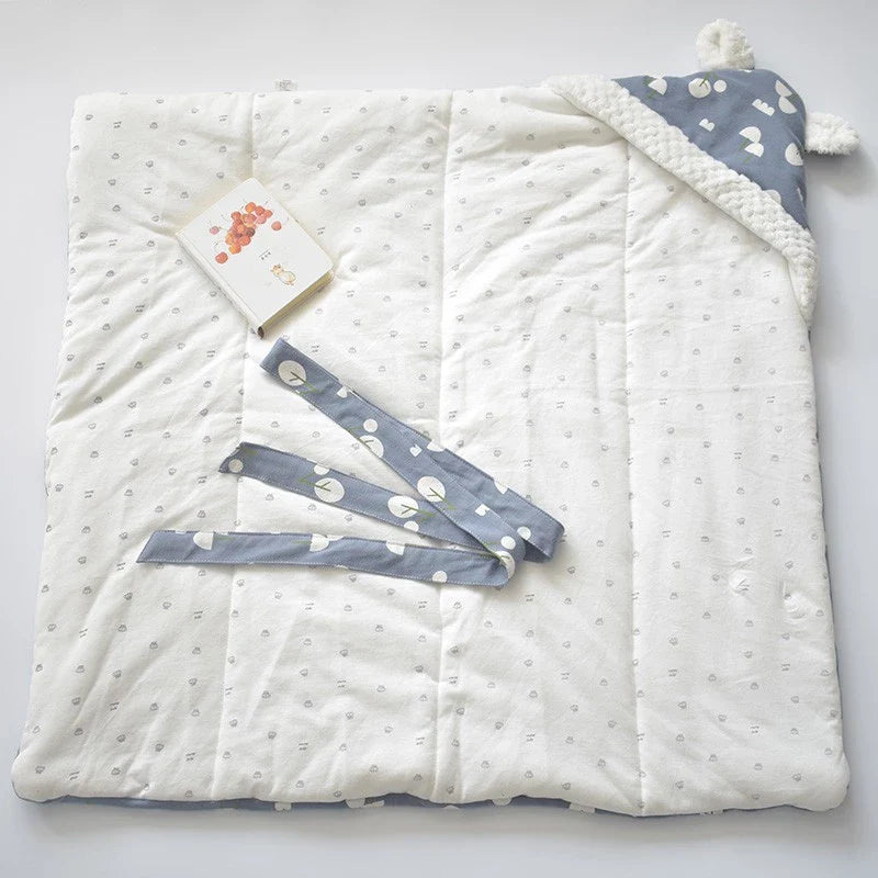 Baby Einschlagdecke mit Kapuze – Kuschelige Decke mit Ohren & Fleece
