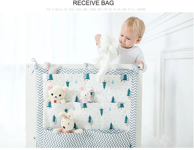 Praktische Aufbewahrungstasche für Babybett Mit Farbenfrohen Mustern