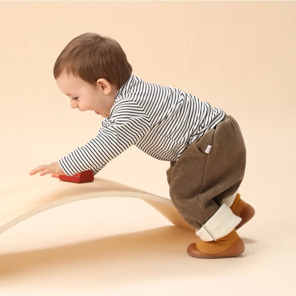 Warme Sicherheit – Rutschfeste Sockenschuhe Für Kleinkinder