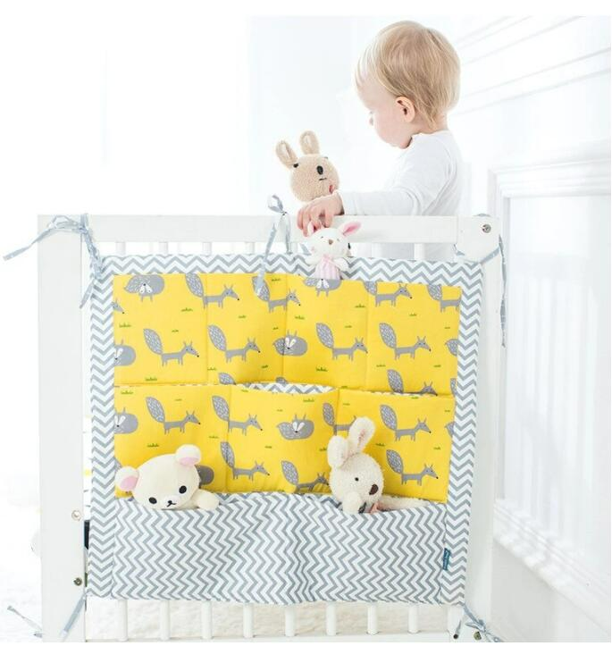 Praktische Aufbewahrungstasche für Babybett Mit Farbenfrohen Mustern