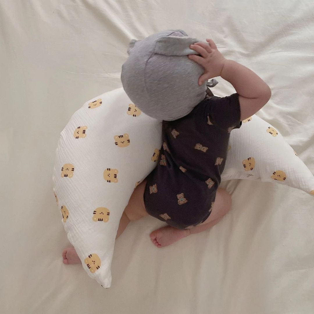 Mondförmiges Kissen für Babys – weiches Kuschelkissen zum Schlafen