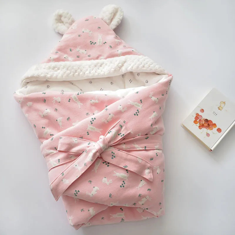 Baby Einschlagdecke mit Kapuze – Kuschelige Decke mit Ohren & Fleece