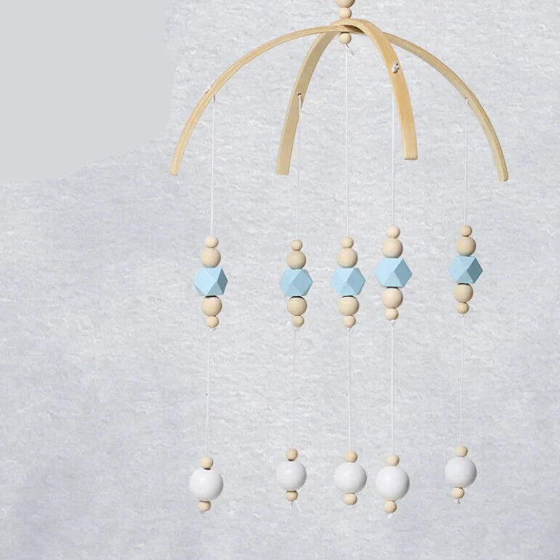 Boxmobile – Buchenholz Baby-Mobile mit modernen Holzperlen