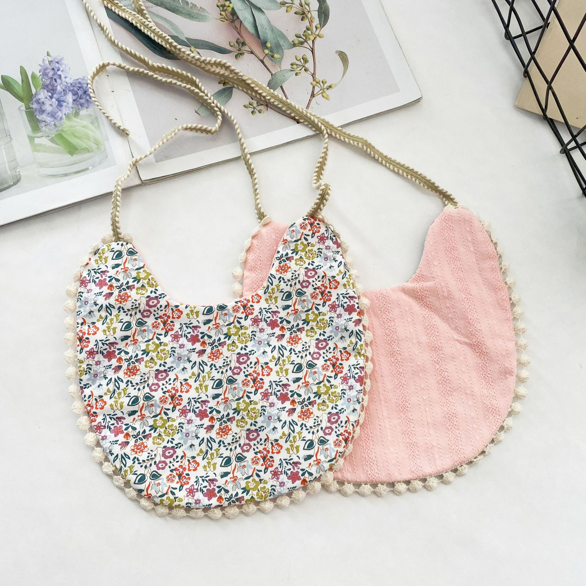 Wendbares Baby Lätzchen – Beidseitig nutzbares Spucktuch aus Baumwolle