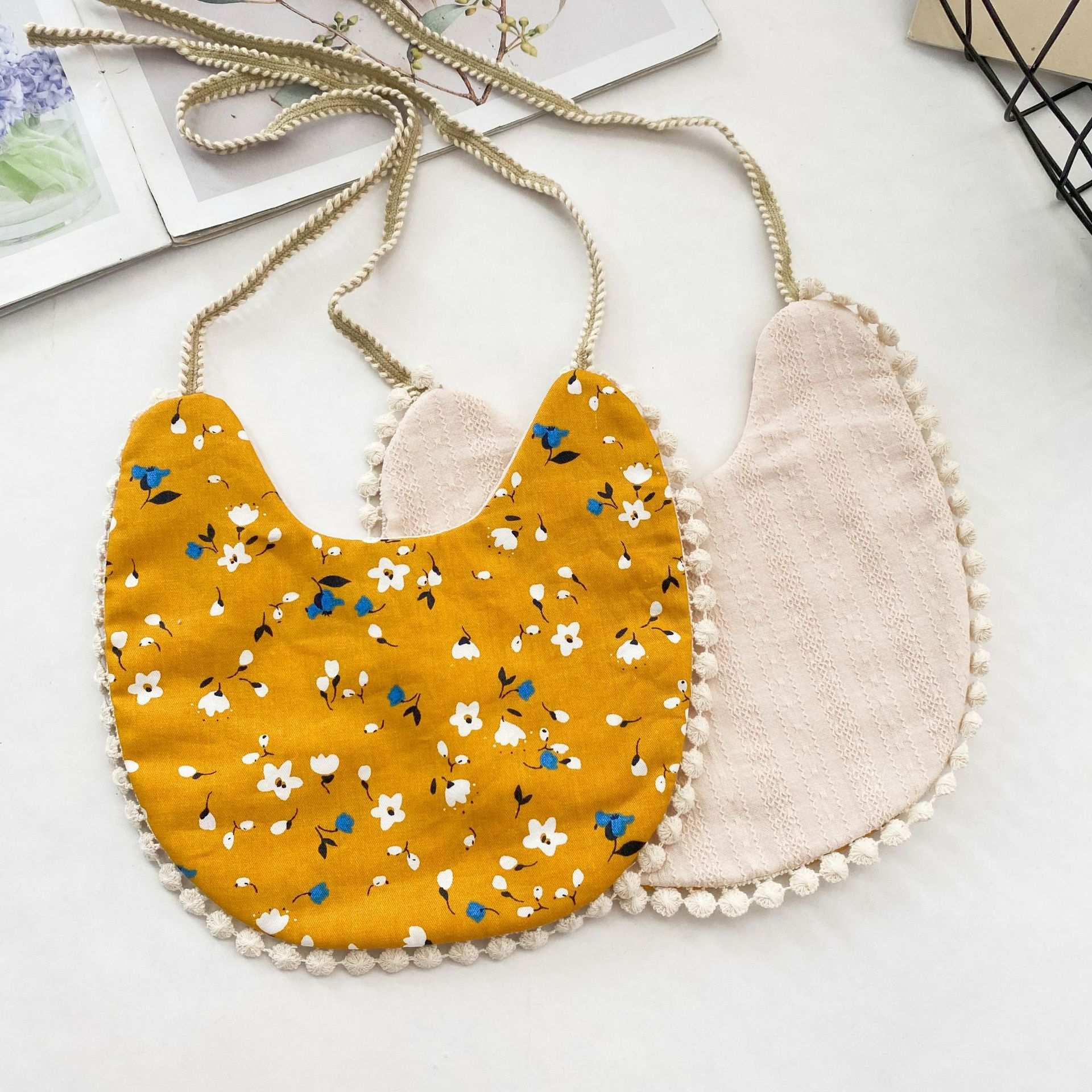 Wendbares Baby Lätzchen – Beidseitig nutzbares Spucktuch aus Baumwolle