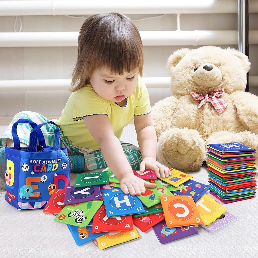 Bunte Buchstaben-Karten für Kleinkinder