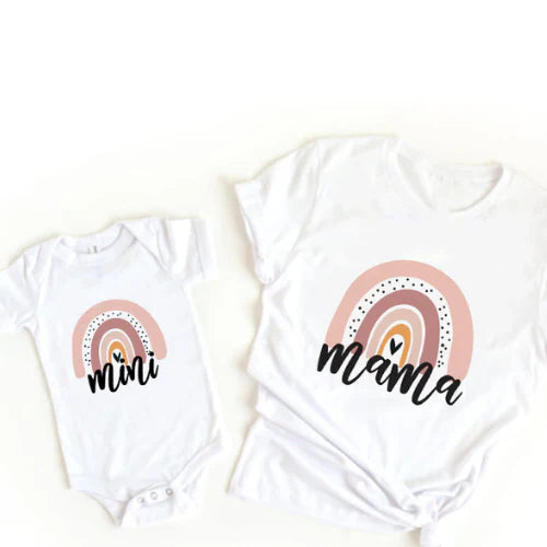 Mama & Tochter - Passendes T-Shirt & Strampler im Regenbogen-Design