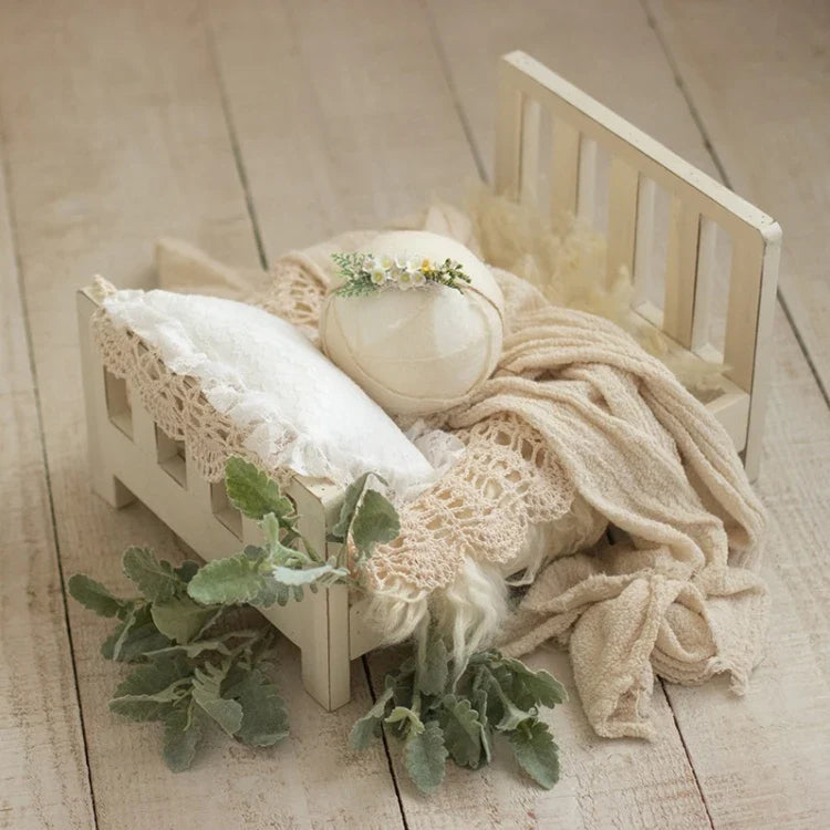 Holzbett für Neugeborenen Fotoshooting – Vintage Babybett Requisite für Fotografie