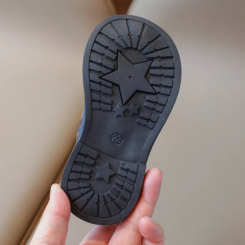 Warme Lederstiefel für Kinder – Klassisch und Bequem mit Rüschen